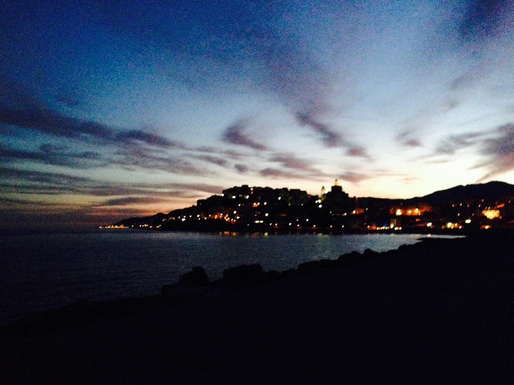 Appartamento Vista Mare Con Piscina Cala Di Sole Imperia Exteriör bild